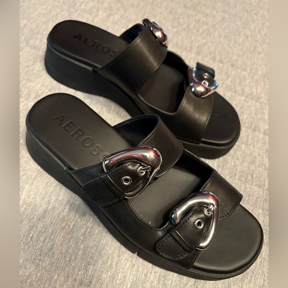 AEROSOLES Shoes - LAST CALL EUC Aerosoles Faith slide wedge sandals comfortable!